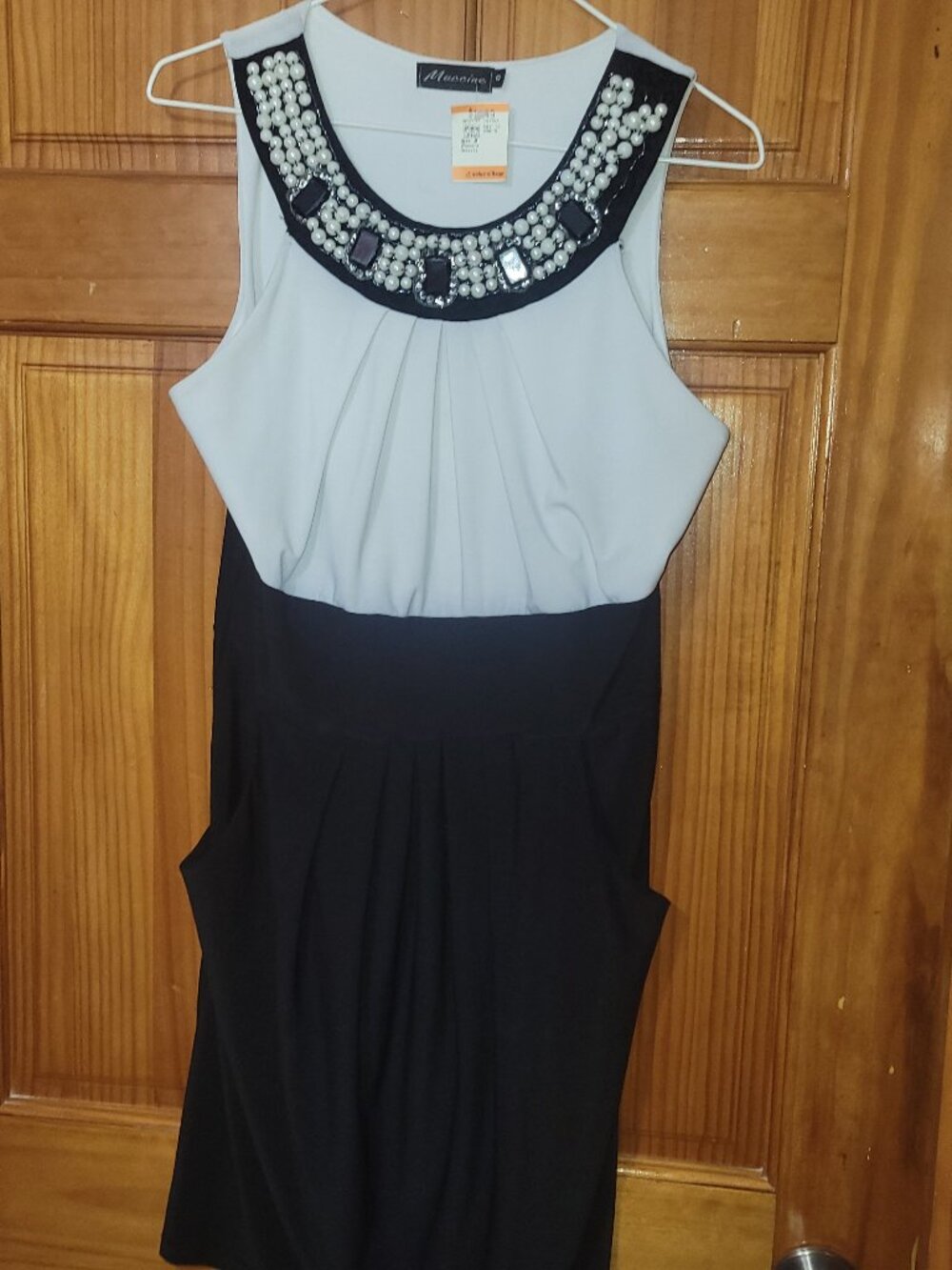 FREE WITH PURCHASE Black and white dress beaded collar necklace